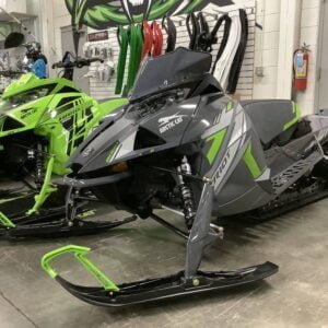 Riot 8000 146″/1.35″ ARS II w/ QS3 Shocks Green