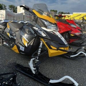 MXZ® Blizzard ROTAX® 800R E-TEC® Ice Ripper XT 1.25