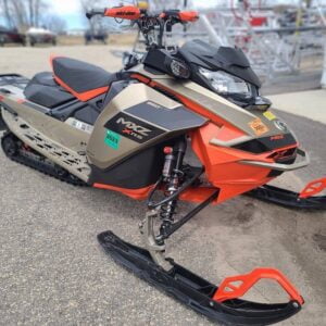 MXZ® X-RS® Rotax® 850 E-TEC® Ice R. XT 1.25 Lava Re